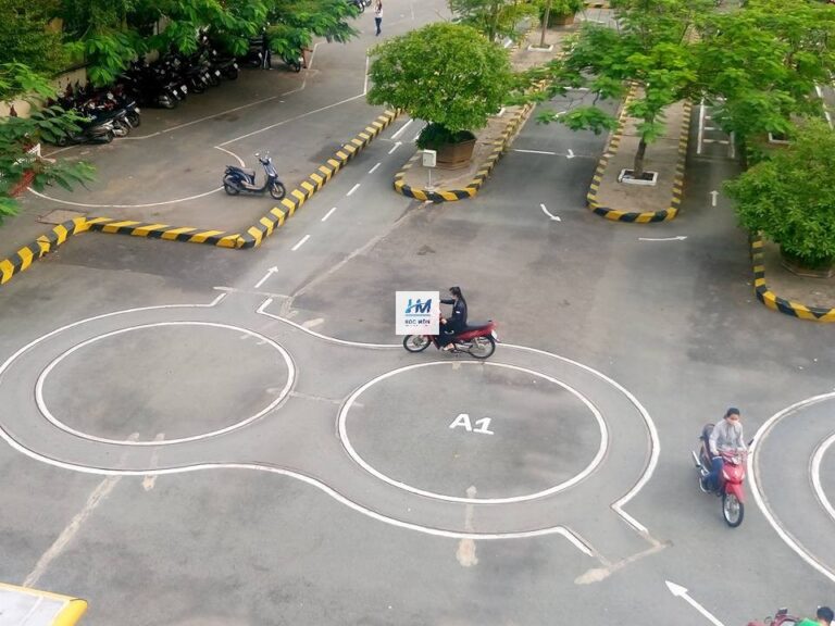 Khoá Học Lái Xe Hạng A1